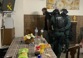Atado, sin comida y torturado con descargas eléctricas: liberan a un hombre secuestrado tras once días de cautiverio en Alicante