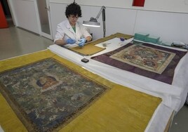 Los trabajo del IAPH para restaurar los tesoros textiles de Andalucía, en imágenes