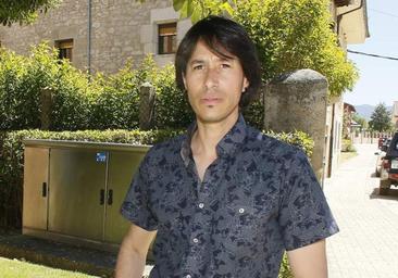 Sumar fuerza la renuncia de su candidato al Senado por Álava, procesado por violencia de género