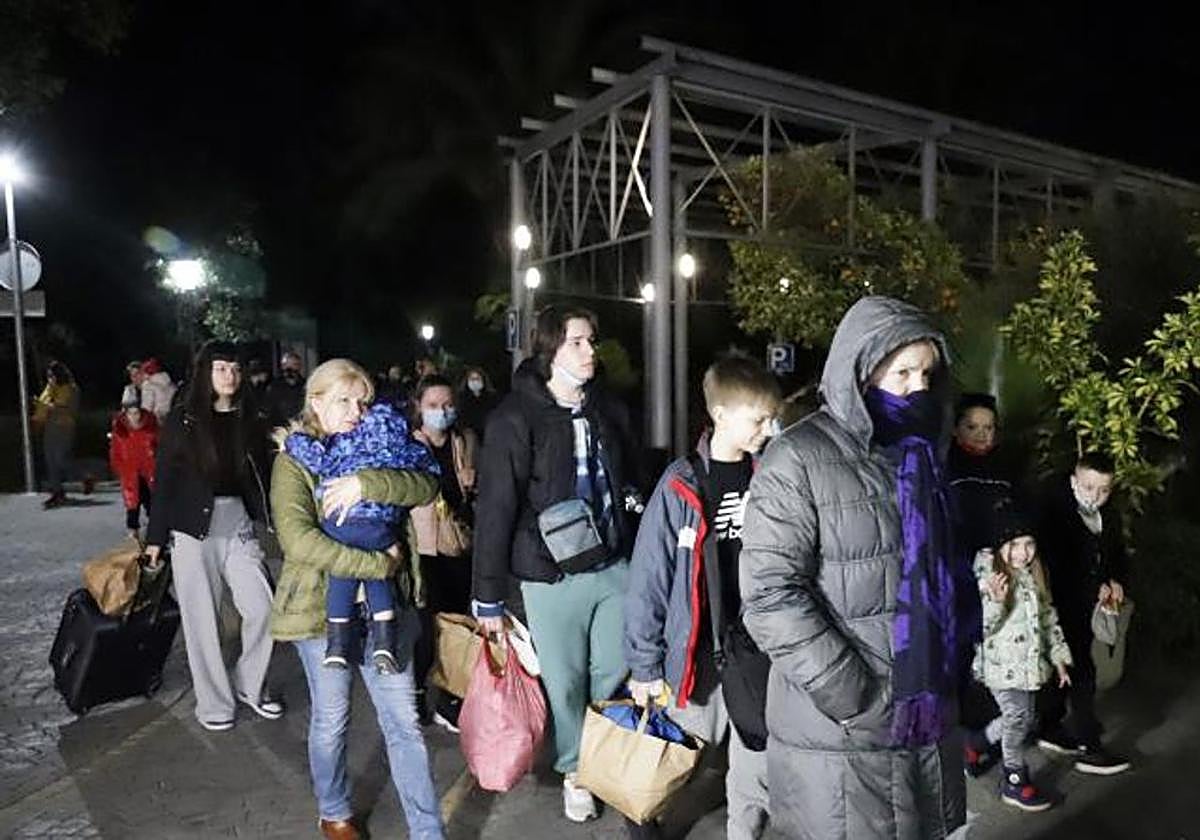 Imagen de archivo de la llegada a Málaga de un grupo de refugiadas de Ucrania