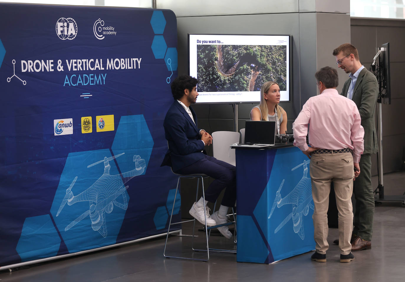 Fotos: drones, karting o rally ecológico para disfrutar en la Asamblea de la FIA en Córdoba