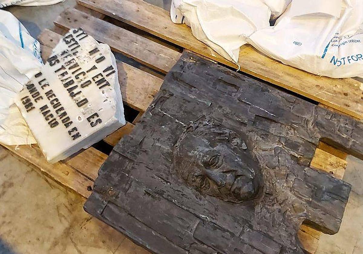 La placa retirada de Largo Caballero en Chamberí