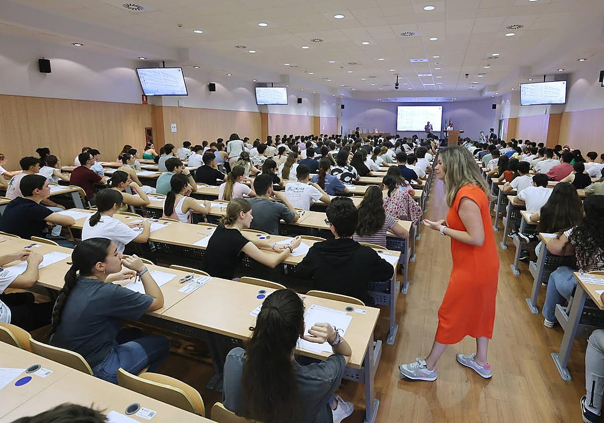 La Universidad de Córdoba abre una investigación tras perderse 38 exámenes de la Selectividad en la sede de Rute