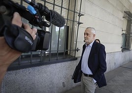 El PP deja en manos del tribunal el dilema entre preservar la salud de Griñán o la «seguridad colectiva»