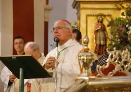 El obispo de Córdoba recuerda que la sexualidad no es para el placer, sino «para mostrar el amor verdadero»
