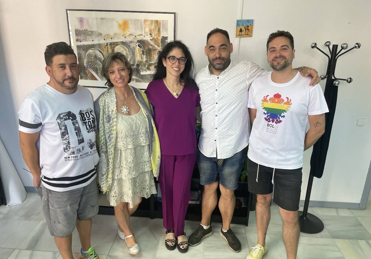 Soledad Illescas, en el centro, con la asociación Bolo-Bolo