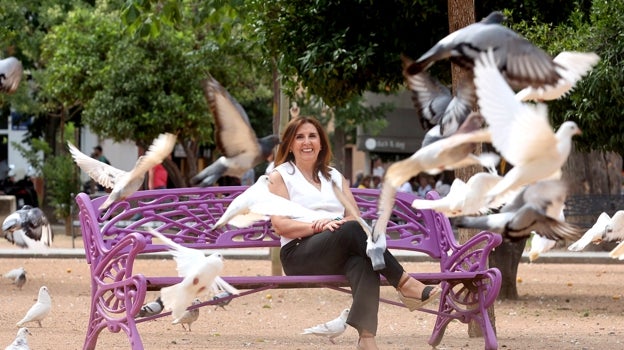 Guerrero, en la explanada que precede a la Biblioteca