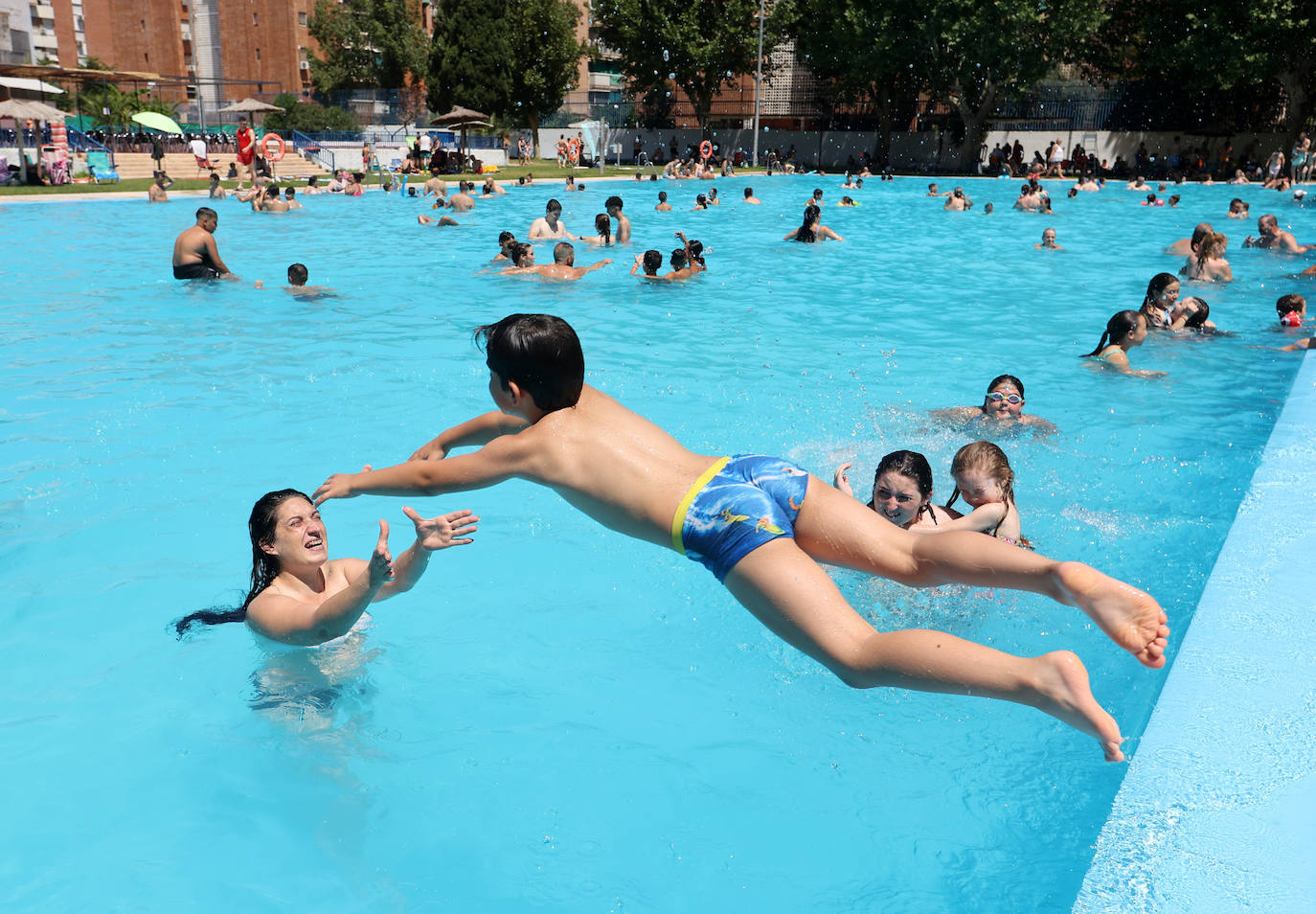Fotos: El sofocante calor en Córdoba en el primer fin de semana de verano
