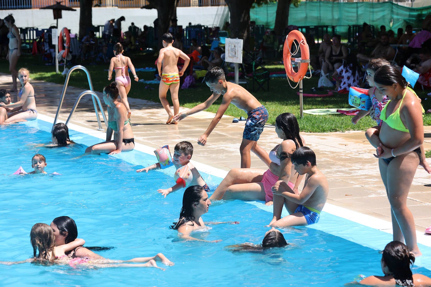 Fotos: El sofocante calor en Córdoba en el primer fin de semana de verano