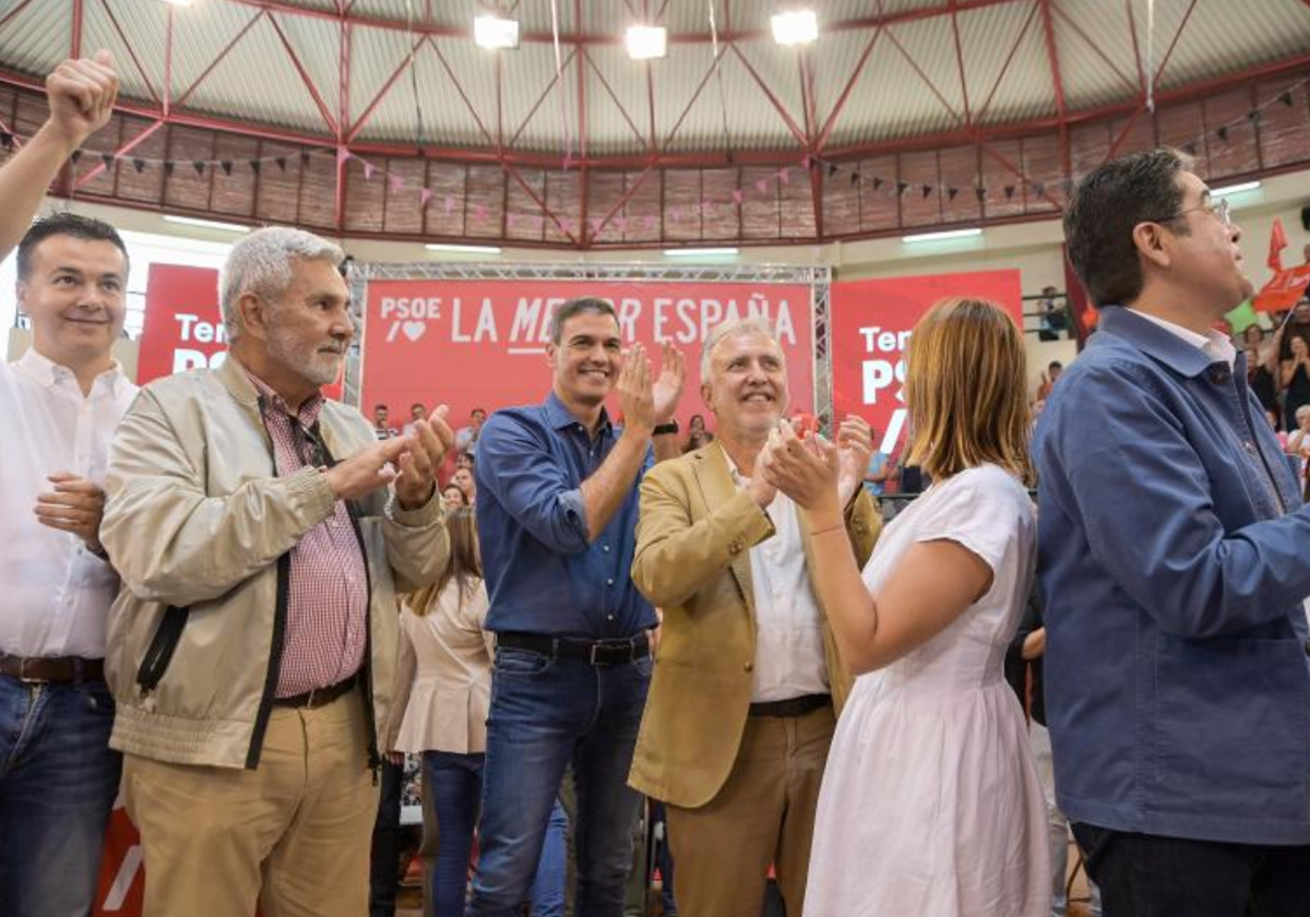 Equipo del PSOE participante en el acto de partido celebrado en Puerto de la Cruz