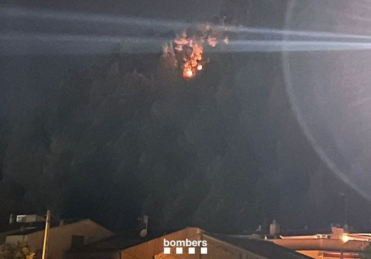 Uno de los incendios en Cataluña por la celebración de San Juan