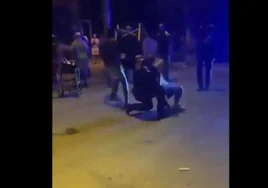 Cinco agentes de la Urbana heridos en una pelea multitudinaria en Badalona durante la verbena de San Juan