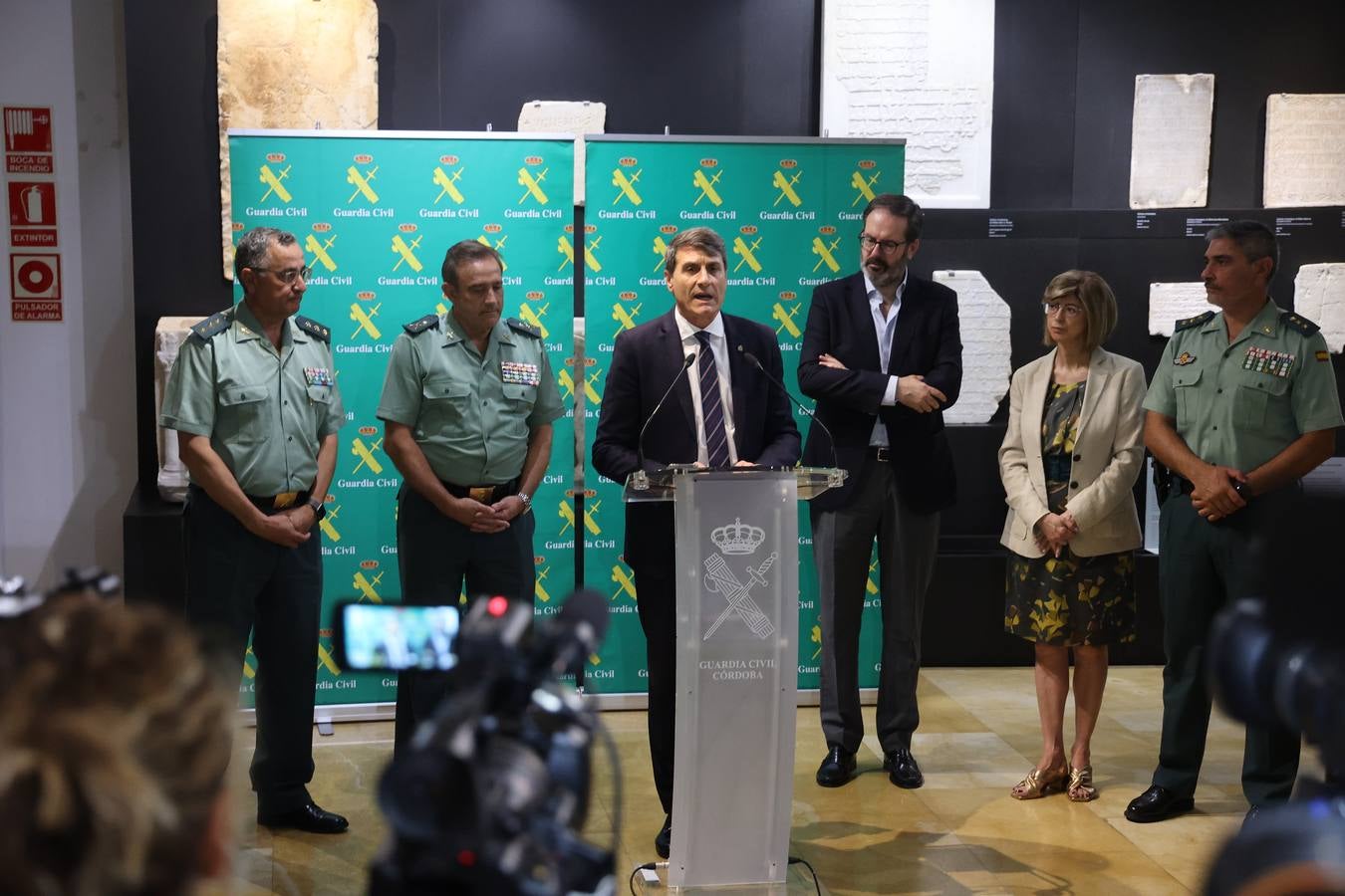 Fotos: Las decenas de piezas arqueológicas intervenidas por la Guardia Civil en Córdoba