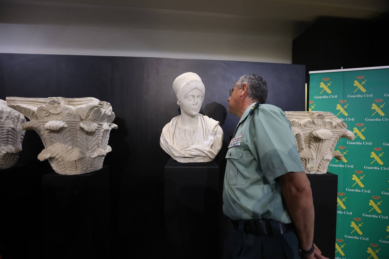 Fotos: Las decenas de piezas arqueológicas intervenidas por la Guardia Civil en Córdoba