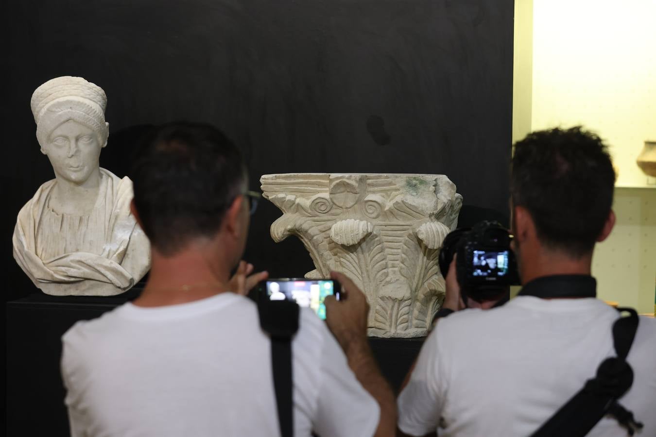 Fotos: Las decenas de piezas arqueológicas intervenidas por la Guardia Civil en Córdoba