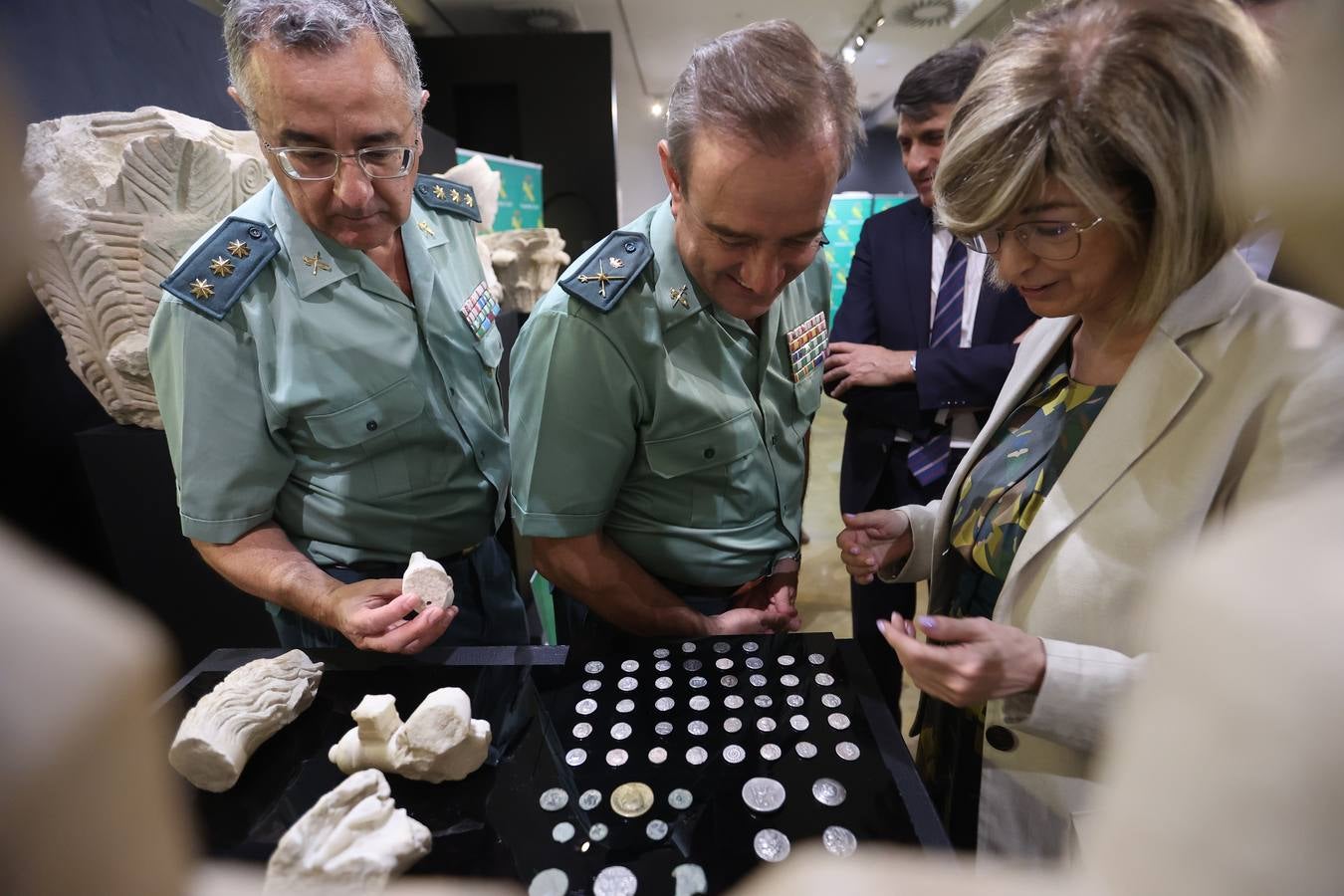 Fotos: Las decenas de piezas arqueológicas intervenidas por la Guardia Civil en Córdoba