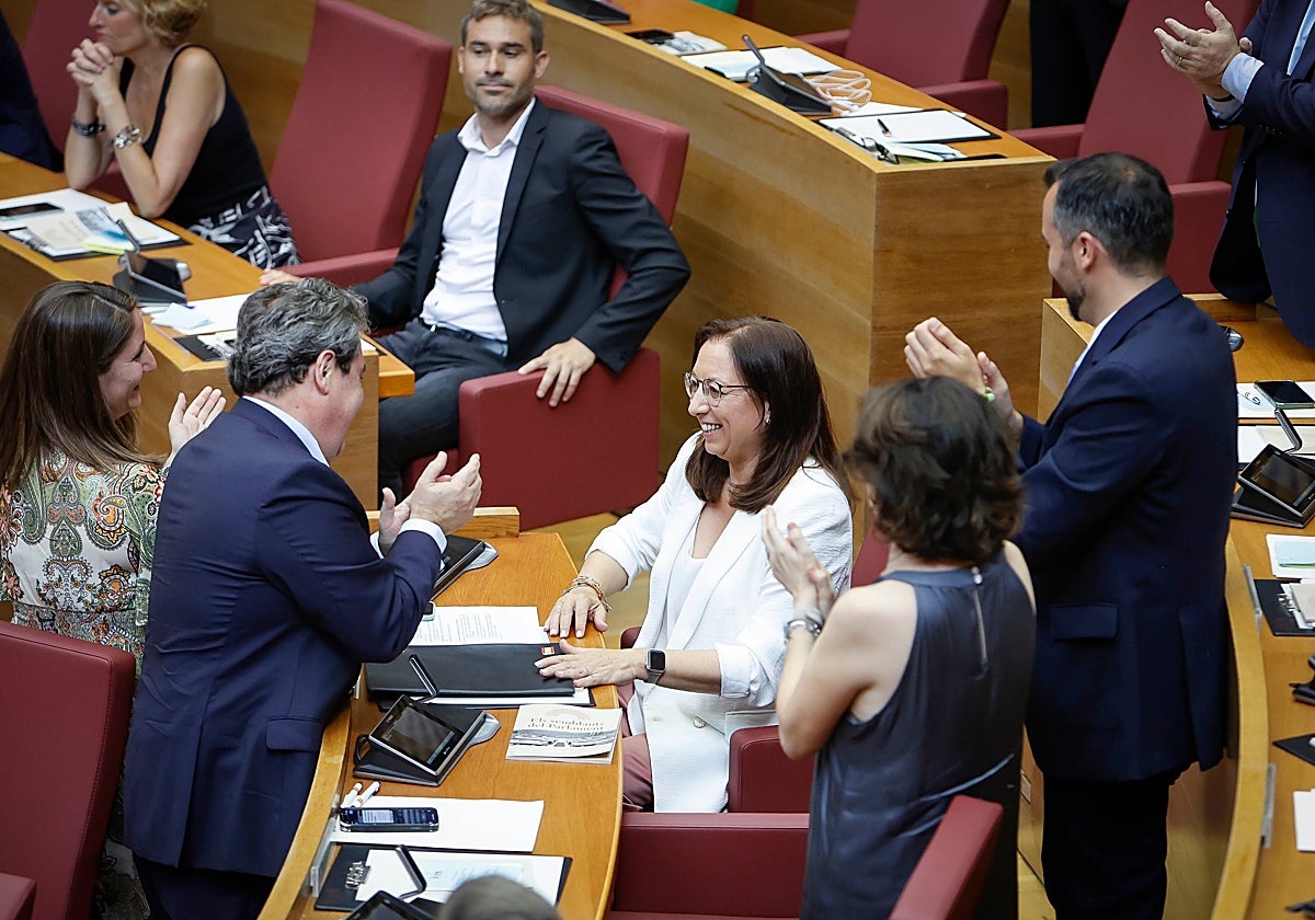 Imagen de la nueva presidenta de las Cortes Valencianas, Llanos Massó