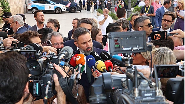 Imagen de Santiago Abascal tomada este lunes a su llegada a las Cortes Valencianas