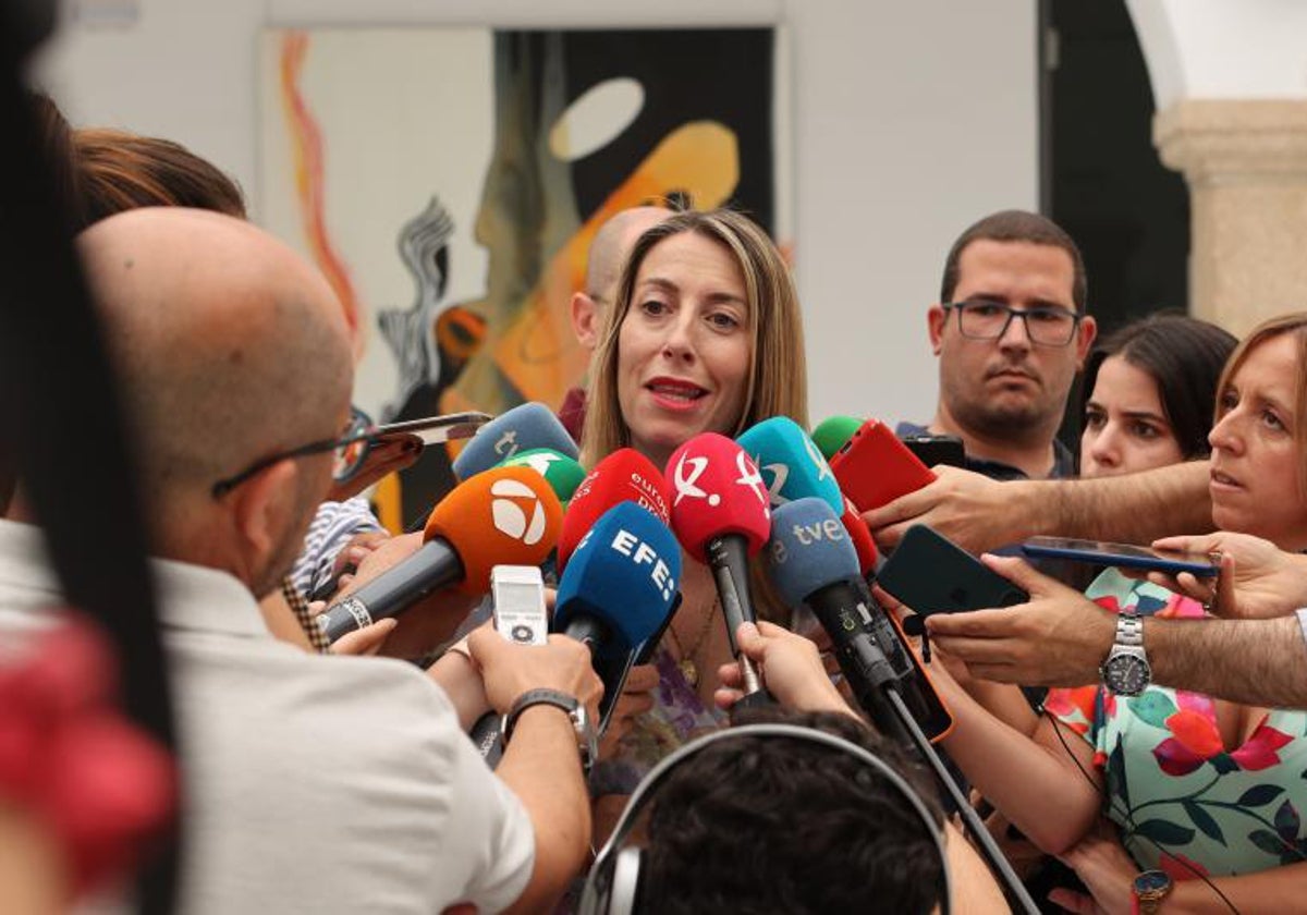 María Guardiola, presidenta del PP de Extremadura, ayer en la Asamblea de Extremadura