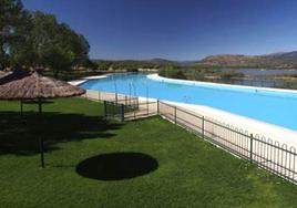 Así es la piscina natural más grande de Madrid: estos son sus horarios y precios