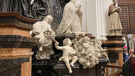 El sepulcro del Cardenal Salazar que sirvió de modelo a la cofradía de Ánimas de Córdoba