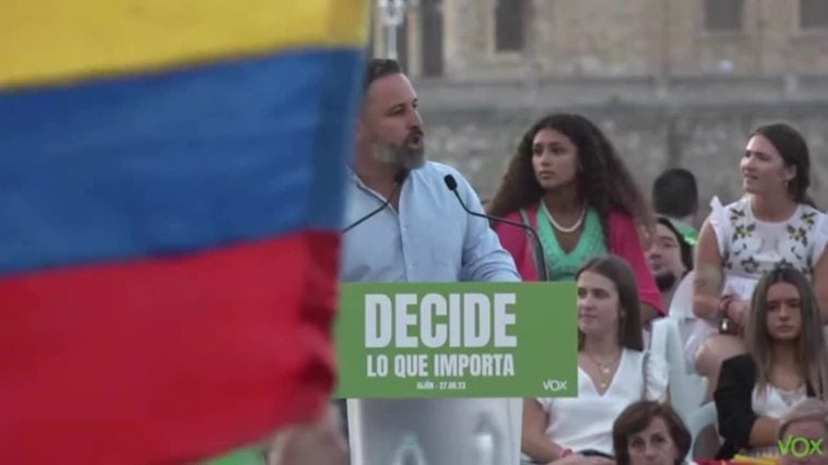 Abascal advierte a PP: "No vamos a entregar gratuitamente la confianza de los españoles"