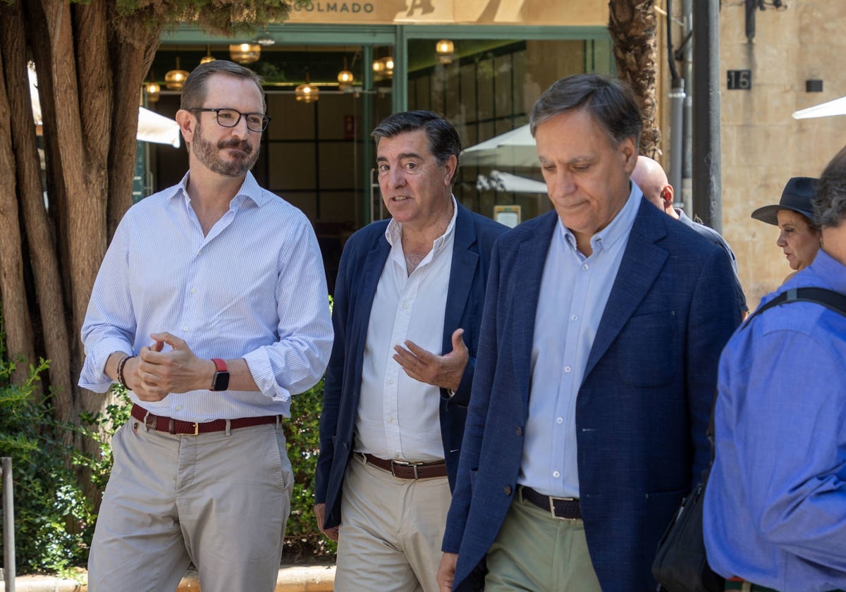 El portavoz del Grupo Popular en el Senado, Javier Maroto, visita Salamanca junto al presidente del PP salmantino, Carlos García Carbayo