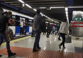 Una persecución de dos ladrones por las vías del Metro fue la causa del corte  de una parte de la línea 9