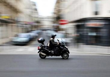 Muere un joven de 15 años en Badalona tras estrellarse con una moto robada