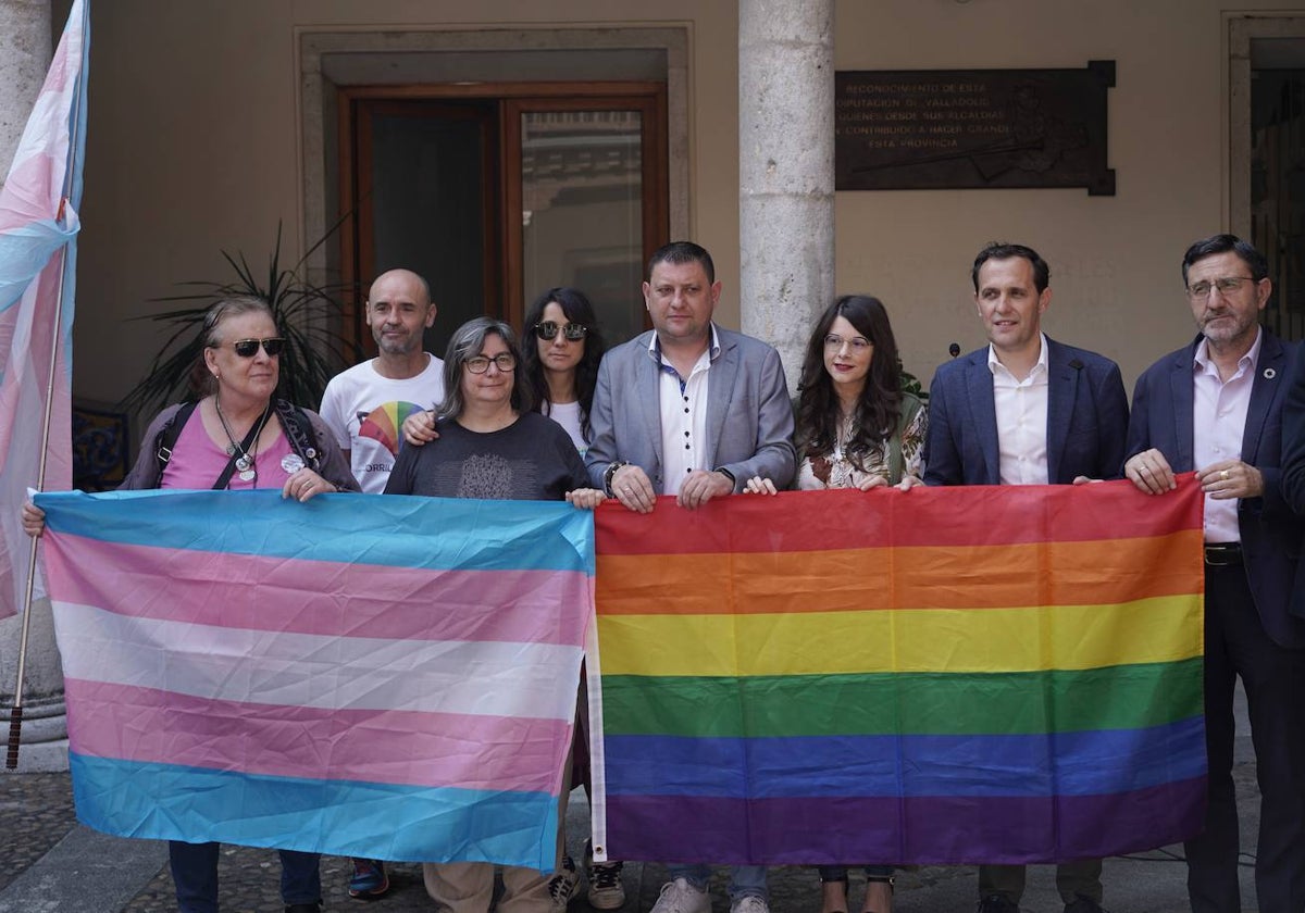 Acto en apoyo a la comunidad LGTBI+ de la Diputación de Valladolid