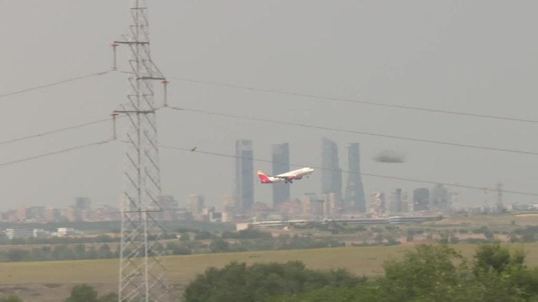 La primera oleada de humo de los incendios de Canadá cubre España