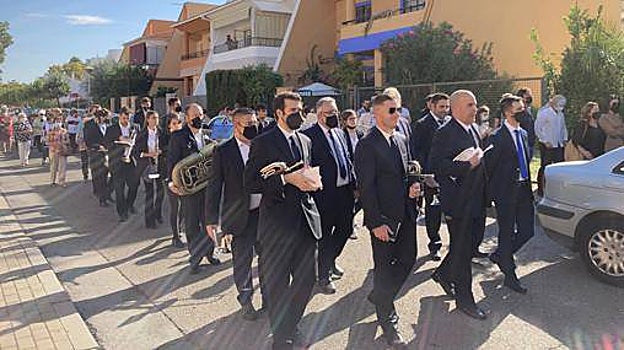 La banda sinfónica El Liceo de Córdoba, durante la procesión de la Virgen del Rosario por Electromecánicas en 2021