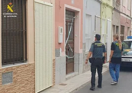 La Guardia Civil localiza a cuatro implicados en un incendio con desalojos de viviendas en Valencia tras una ardua investigación