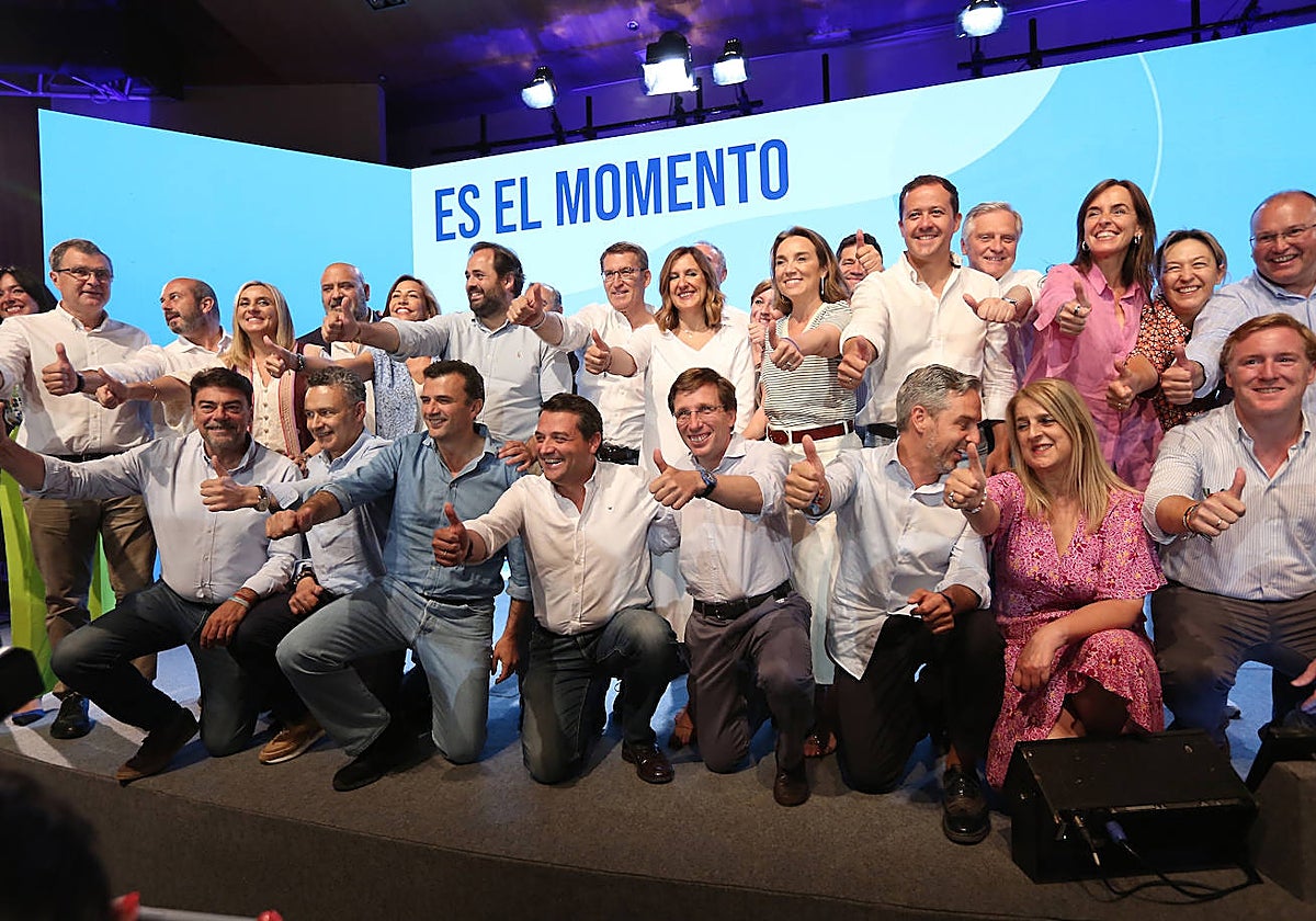 Alberto Nuñez Feijóo en Toledo con los alcaldes