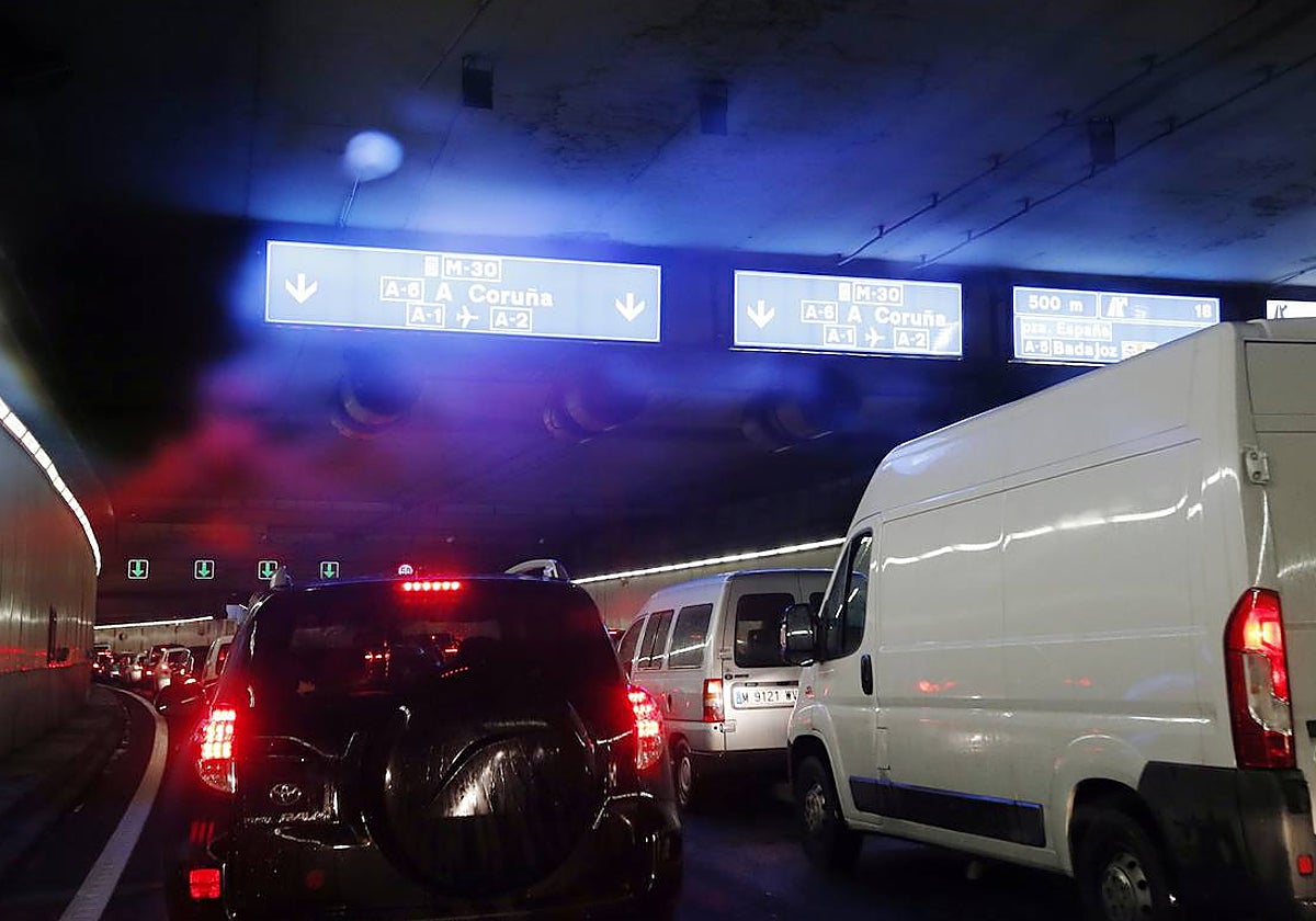 Coches atascados en el túnel de la M-30