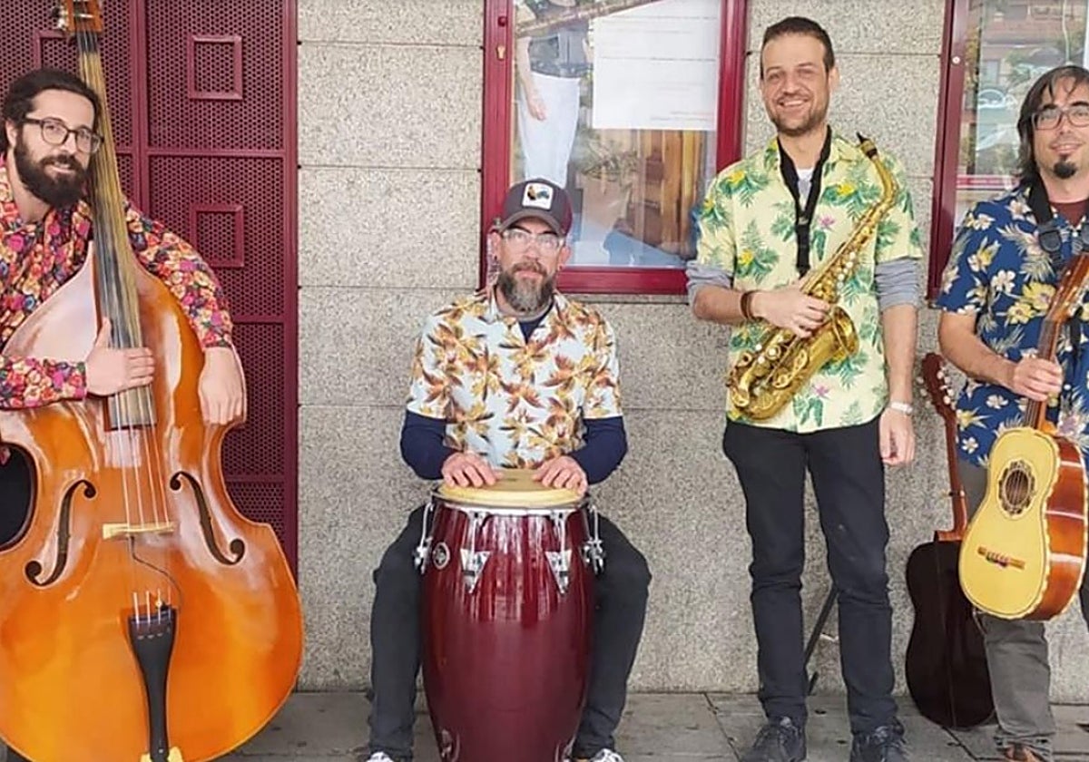 Una banda actuando en plena calle en una edición anterior de 'Música en las Terrazas'