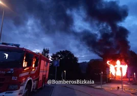 Un incendio en una subestación de Iberdrola deja sin luz a 3.000 vecinos en Vizcaya