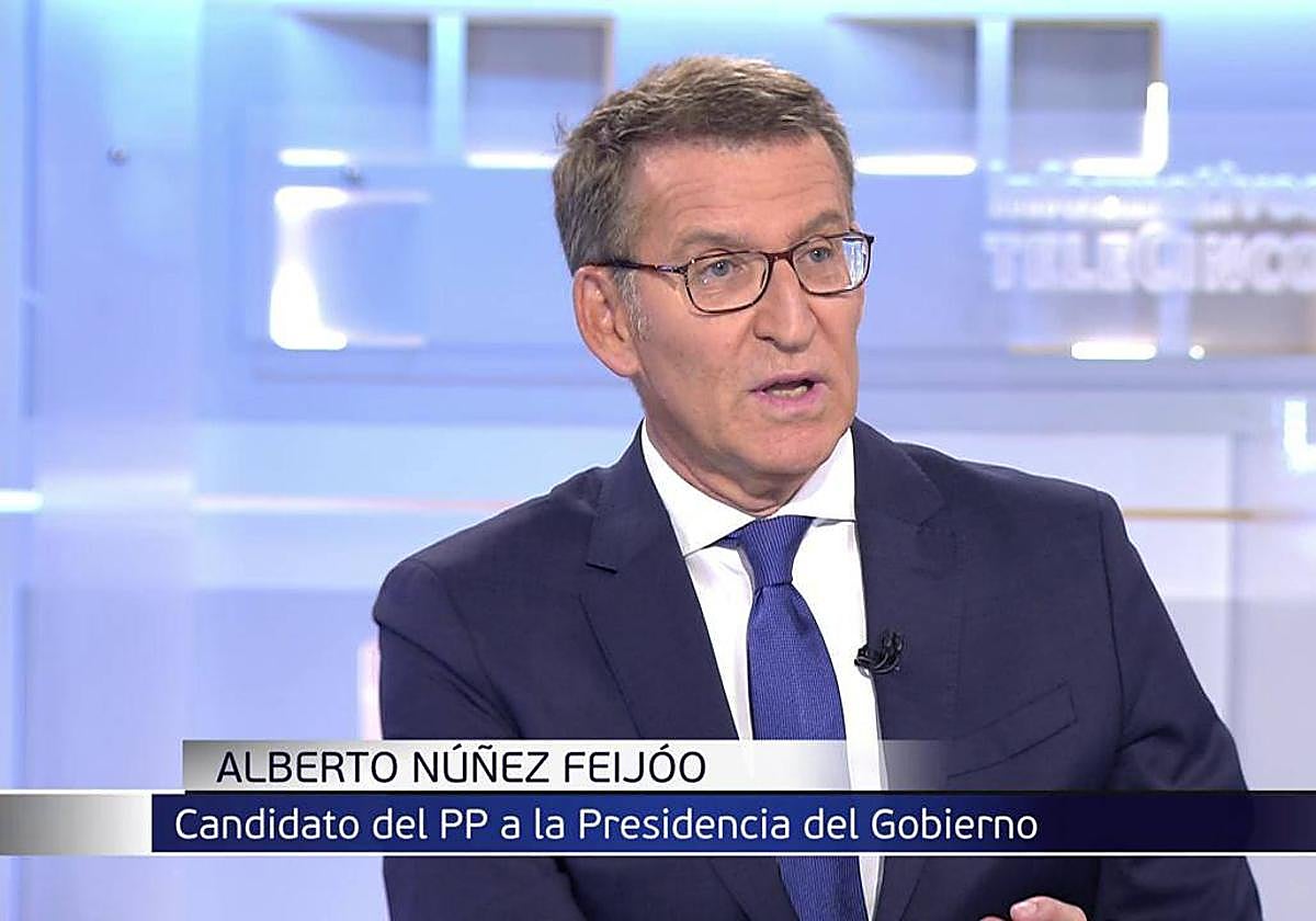 Núñez Feijóo, durante su entrevista en Informativos Telecinco