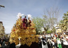 (Vídeo) El Señor de la Redención avanza entre música por su barrio el Lunes Santo de Córdoba