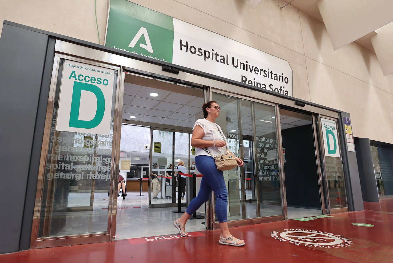 El final de la mascarilla obligatoria en los centros sanitarios de Córdoba, en imágenes