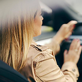 'Pillado' al intentar suplantar a su padre en el examen teórico del carnet de conducir