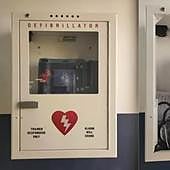 La tripulación de cabina salva la vida a una pasajera en parada cardiorrespiratoria en pleno vuelo