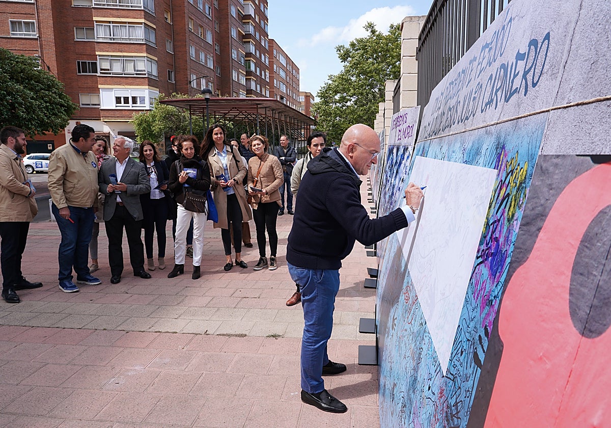 Jesús Julio Carnero en el acto en el que presentó sus propuestas para el soterramiento del ferrocarril en Valladolid
