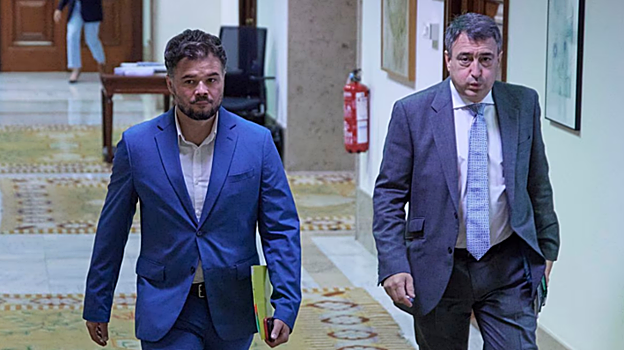 Gabriel Rufián (ERC) y Aitor Esteban (PNV), en el Congreso de los Diputados