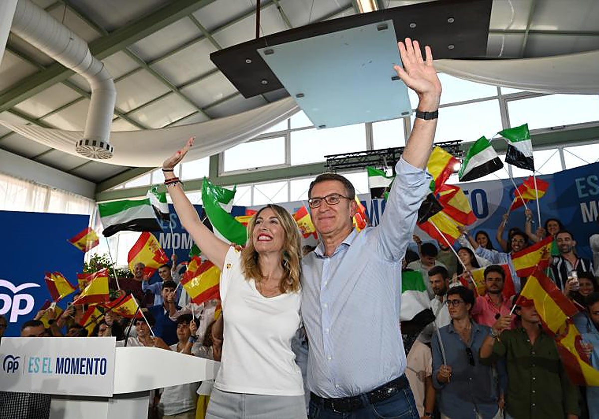 María Guardiola y Alberto Núñez Feijóo, este viernes, en Badajoz