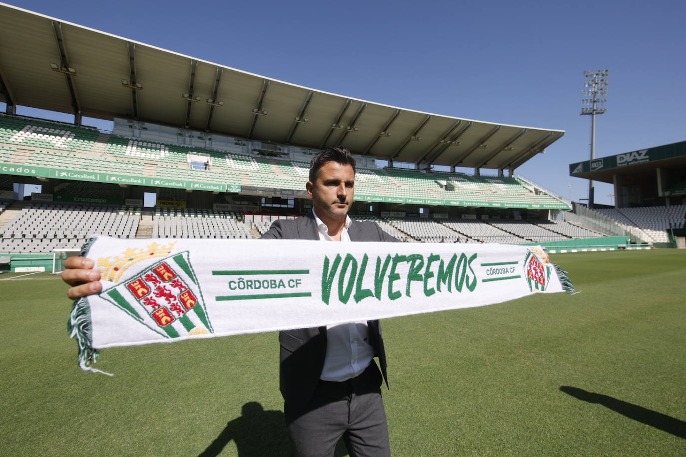 La presentación de Iván Ania como nuevo entrenador del Córdoba CF, en imágenes