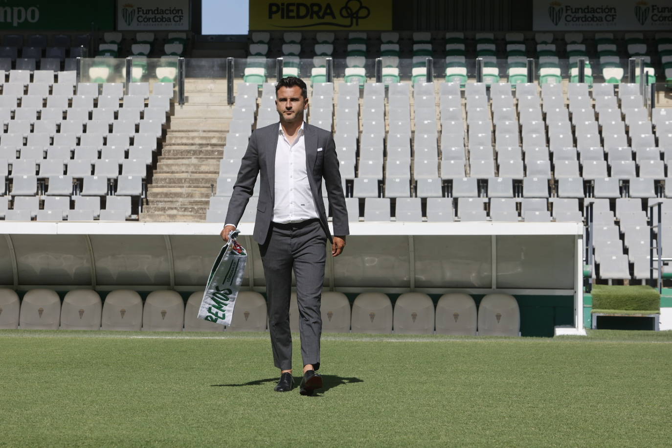 La presentación de Iván Ania como nuevo entrenador del Córdoba CF, en imágenes