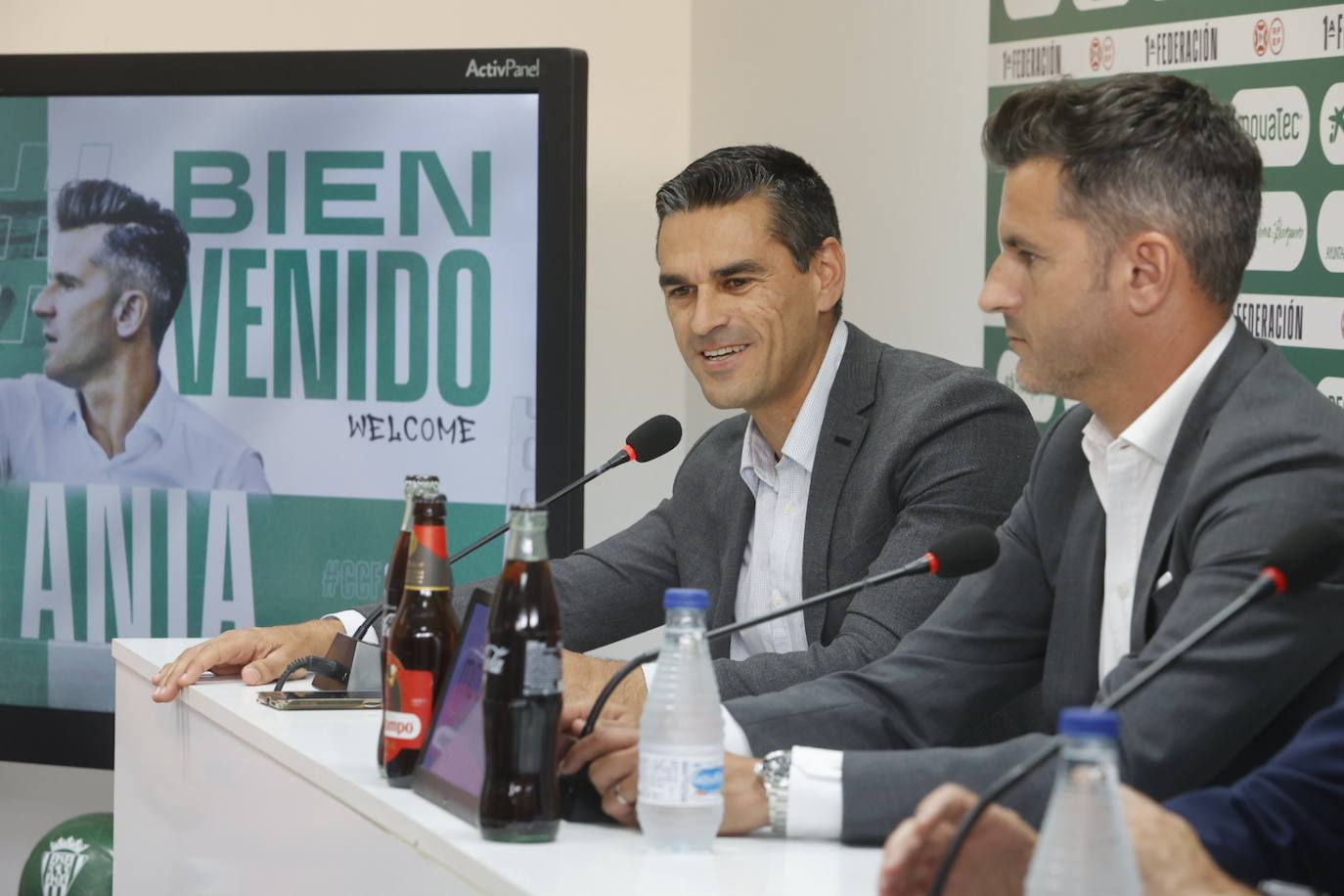 La presentación de Iván Ania como nuevo entrenador del Córdoba CF, en imágenes
