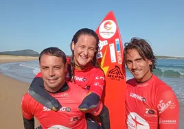 Sarah Almagro, la surfista de Marbella sin extremidades, campeona de Europa de parasurfing