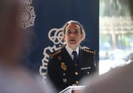 Toma posesión la comisaria Dolores López con la delincuencia a raya, por debajo de la media andaluza y nacional